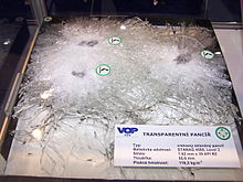 Prueba balística de un panel de vidrio resistente a las balas