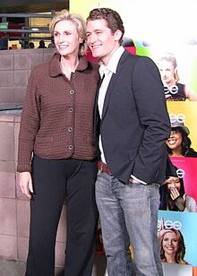 Jane Lynch (a sinistra) ha interpretato Sue Sylvester e Matthew Morrson (a destra) ha interpretato Will Schuester.