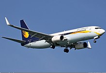 Boeing 737-800 družbe Jet Airways na letališču Changi