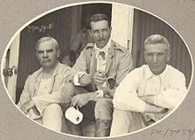 左から。1912年、ジョサイア・トーマス大臣、ウォルター・バルテロット卿、ジョン・ギルルース長官。