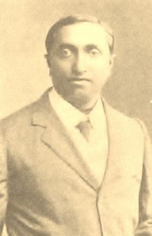 Hans far - John Kotelawala Senior  