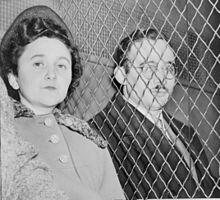 Julius en Ethel Rosenberg, die in 1953 wegens verraad werden geëxecuteerd wegens spionage en het verstrekken van informatie over de atoombom aan de Sovjet-Unie.  