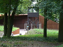 De wachttoren van het kamp