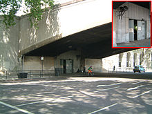 Indgangen fra 1937 under "Waterloo Bridge  