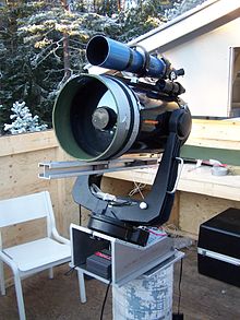 Telescop catadioptric pe suport de furcă