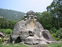 Laozi-kiviveistos, joka sijaitsee Quanzhoun pohjoispuolella Qingyuan-vuoren juurella.  