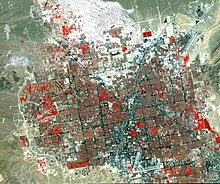 Beeld in valse kleuren van Las Vegas. Grasland en vegetatie verschijnen in het rood.