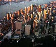 Jako základ pro Unovu byl použit New York. Konkrétně Castelia City se vyznačuje vysokými budovami a městským prostředím a je "centrální metropolí" regionu.  