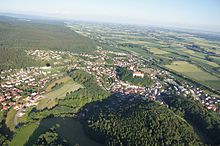 Wörth an der Donau: transition of the Danube plain (Gäuboden, Dungau), right - to the Bavarian Forest, left