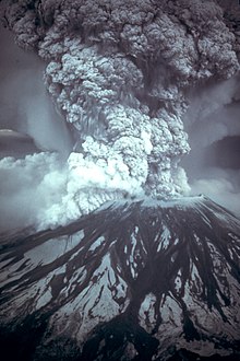 Helens Dağı 18 Mayıs 1980 tarihinde Pasifik Yaz Saati ile sabah 08:32'de patlamıştır.