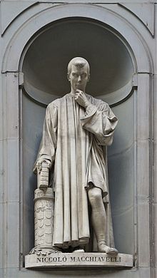 Uffizi'de bulunan Niccolò Machiavelli Heykeli