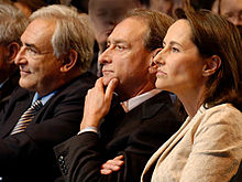 Fra venstre til højre: Dominique Strauss-Kahn, Bertrand Delanoë og Ségolène Royal sidder på forreste række ved et møde afholdt den 6. februar 2007 af det franske socialistparti i Carpentier-salen i Paris.