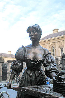 Kaunis kalakauppias Molly Malone, joka tunnetaan nimellä "Cockles and Mussels".  