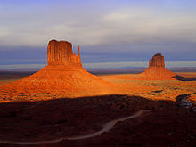 Osamocené kopce v Monument Valley, USA