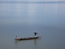 Barcă de pescuit pe râul Niger