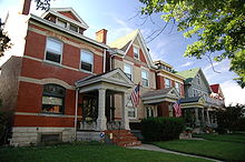 East Row Historic District, Newport