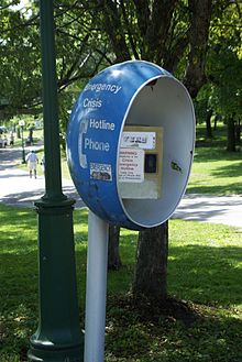 Egy telefon, amely a Niagara-vízesésnél lévő krízis forródróthoz van csatlakoztatva