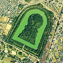 Daisen-Kofun er kejser Nintoku's gravhøj i Osaka præfektur.