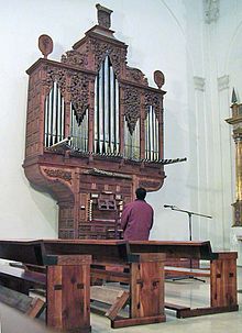 Um órgão construído em 1706 por Juan Casado Valdivielso no Mosteiro de las Huelgas Reales, Valladolid, Espanha