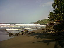 Plajă tropicală (El Zonte) lângă La Libertad, El Salvador.