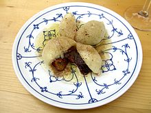Švestkový knedlík, zvaný Zwetschgenknödel  