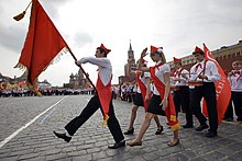 Pioneers in front of the Lenin Mausoleum (May 16, 2010)