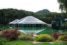 Sídlo společnosti Red Bull ve Fuschl am See, Rakousko  