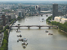 Lambethi sild koos Vauxhalli sillaga kaugel, nagu seda on näha London Eye'st.