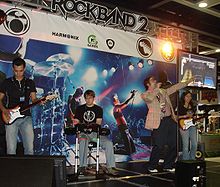 En improviseret gruppe af Rock Band 2-spillere