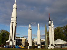 Historiallisia raketteja Rocket Parkissa US Space and Rocket Centerissä, Huntsvillessä, Alabamassa.