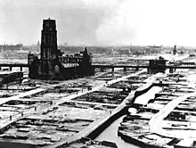 Rotterdam dopo il bombardamento intorno alla Laurenskerk