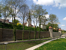 Ring complex Am Unteren Wall, behind it the former castle district of Zürch