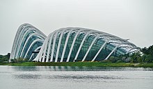 Ydersiden af de to vinterhaver i Gardens by the Bay med køleskab