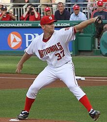 Strasburg nadhazuje ve svém prvním zápase v Major League Baseball