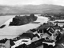 Road island and factory arm