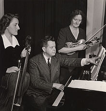 Kanadské trio (zleva doprava: Zara Nelsová, Ernest MacMillan, Kathleen Parlow)