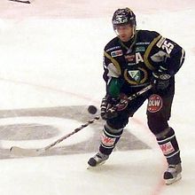 Thomas Rhodin spelar för Färjestads BK.  