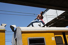 Surfování ve vlaku v Sowetu (Jihoafrická republika)
