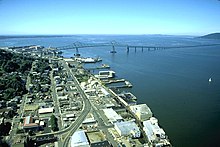 At Astoria the Columbia flows into the Pacific Ocean