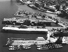 USS Enterprise (CV-6) auf der New Yorker Marinewerft am 22. Juni 1958