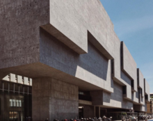 O edifício Grafton, Universidade Bocconi. É o mais novo edifício do campus da universidade.