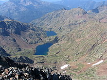 Widok z Pica d'Estats: Estany d'Estats i Estany de Sotllo.