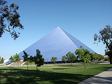 Walter Pyramid i Long Beach, Californien