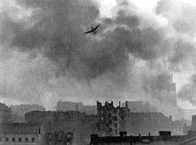 Tysk Stuka Ju-87 bomber den gamle bydel i Warszawa