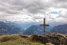 Kruis op een Zwitserse berg  
