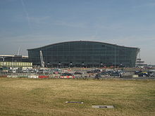 Терминал 5 в июле 2006 года. Здесь он все еще строится, сейчас он открыт.