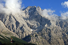 Zugspitz north face with the clearly visible outcrop of the landslide