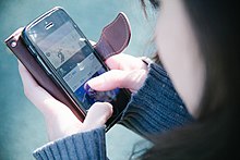 Smartphone functions such as video recording, photography, video telephony and voice telephony itself are all based on digital processing of the respective image and sound signals from the built-in sensors (camera and microphone). The touchscreen also works via digital processing of the signals generated by the finger gestures.