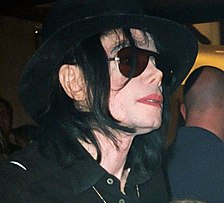 Michael Jackson, cantautor, productor discográfico y bailarín estadounidense. Fue uno de los cantantes de música pop más notables de todos los tiempos.