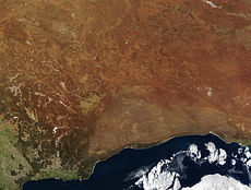 Didžioji Australijos įlanka į pietus nuo Nullarboro. Kreditas Jacques Descloitres, Visible Earth, NASA.